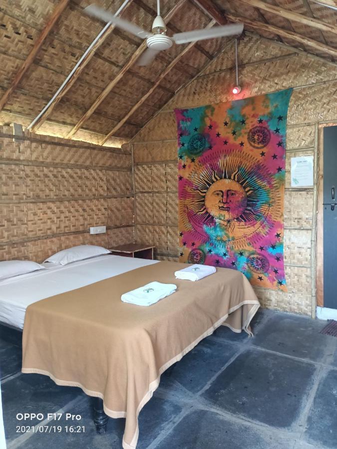 Island Vibes Hotel Хампи Екстериор снимка